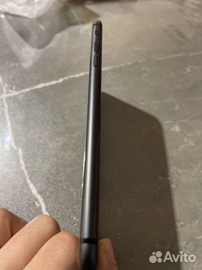 iPhone 8 Plus, 64 ГБ