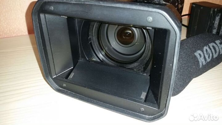 Профессиональная видео камера Sony HXR-NX5E