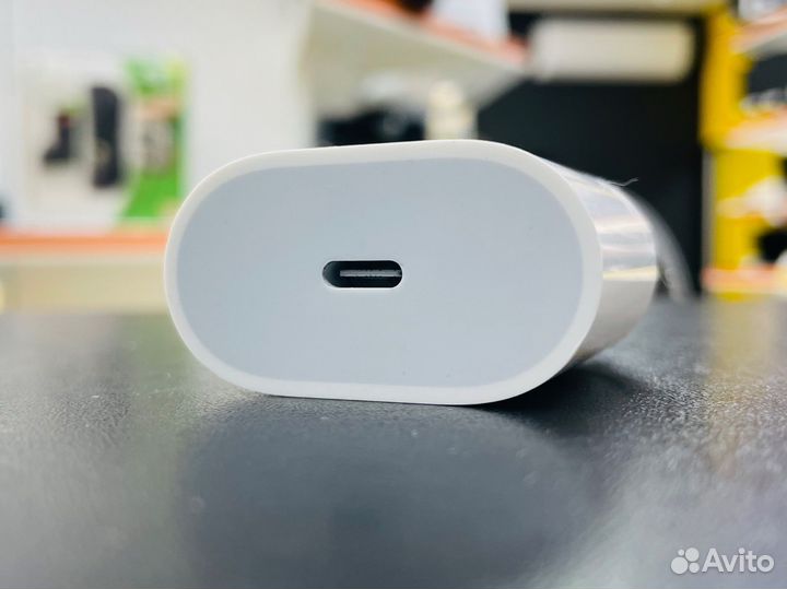 Адаптер питания Apple USB-C / 20W / Оригинал