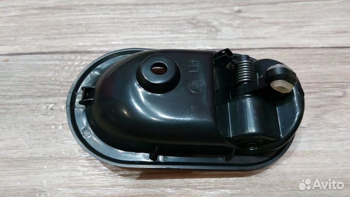 Ручка дверная внутренняя левая