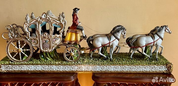 Очень большая карета.93 см. Capodimonte