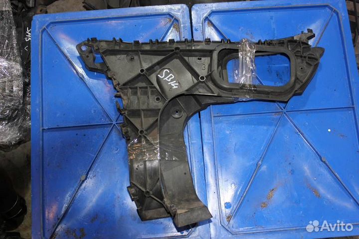 Кронштейн заднего бампера правый левый Audi Q7 (2