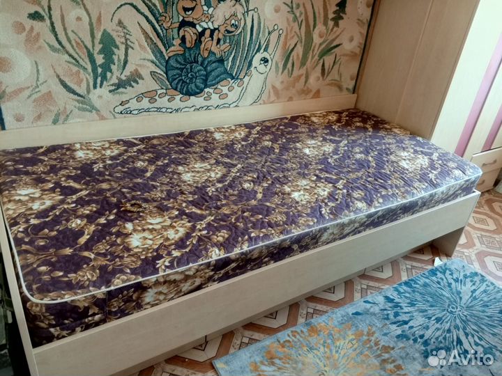 Спальный гарнитур