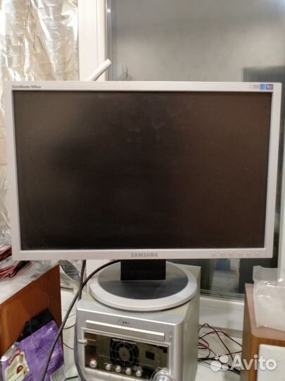 Монитор Samsung SyncMaster 940NW