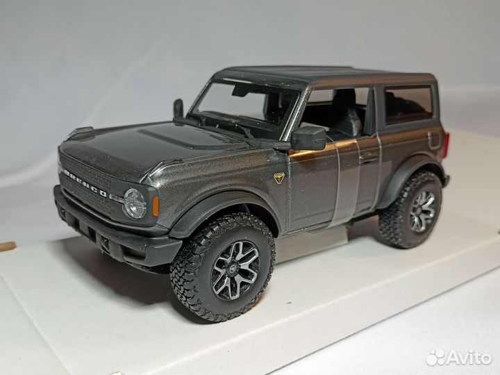 Модель Ford Bronco Badlands 2021 1:24 Maisto