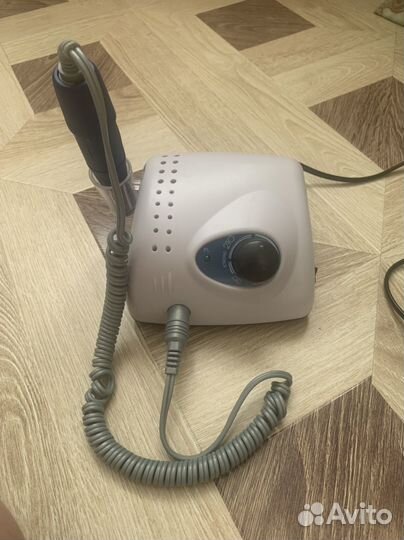 Машинка для маникюра и педикюра