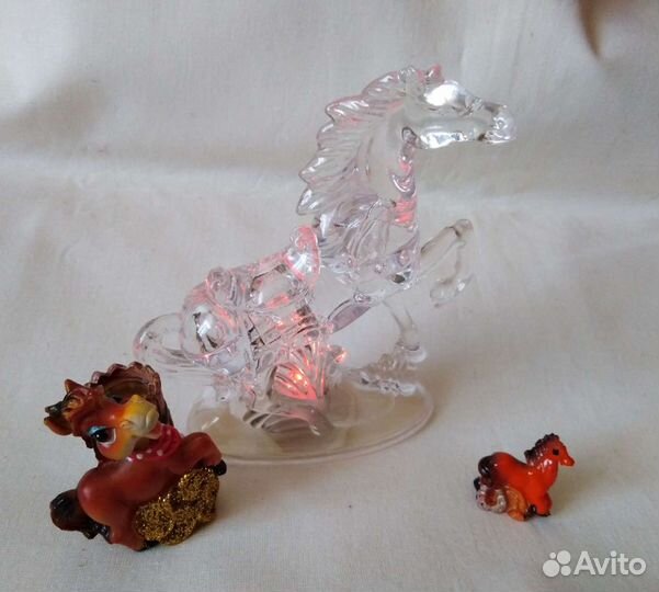 Фигурки лошадей
