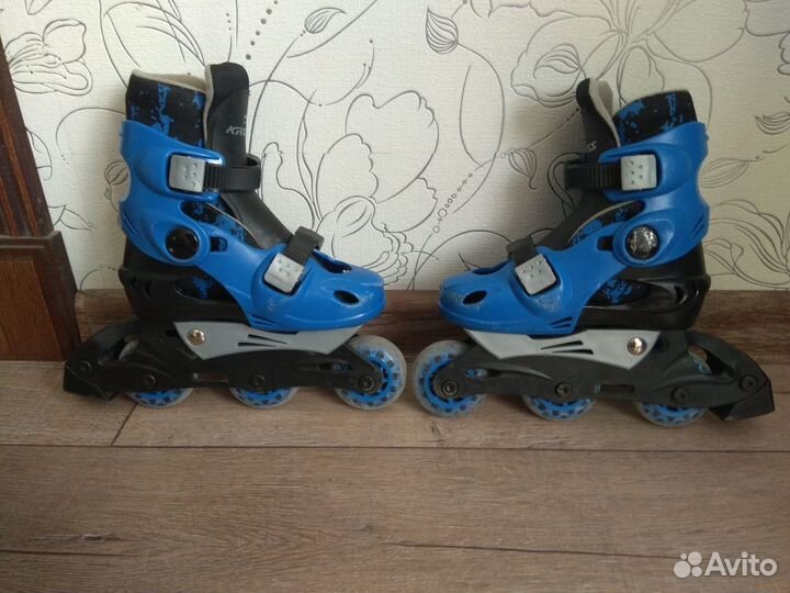 Роликовые коньки