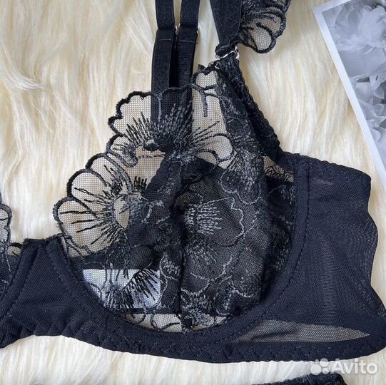 Комплект нижнего белья (42 и 44)