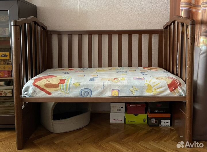 Детская кроватка