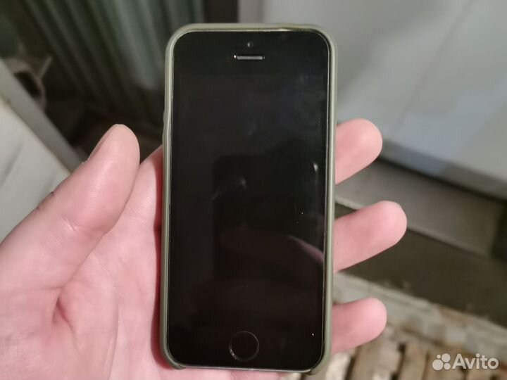 iPhone SE, 32 ГБ