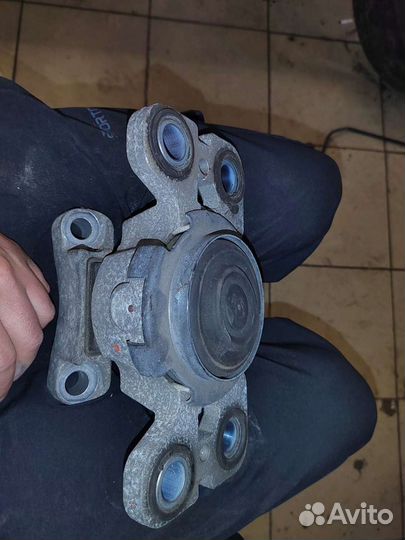 Подушка кпп Range Rover Evoque L538