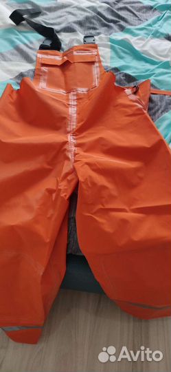 Водозащитный костюм