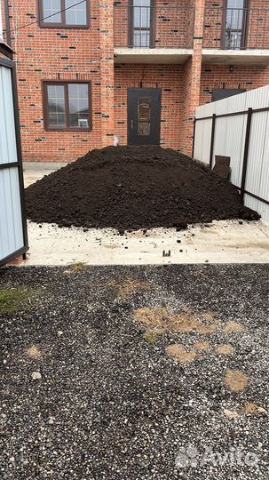 Доставка чернозёма от 5 куб