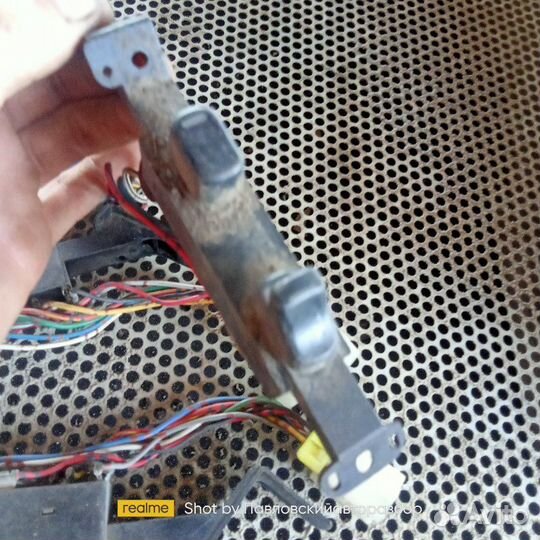 Кнопка стеклоподъемника Nissan Primera P10