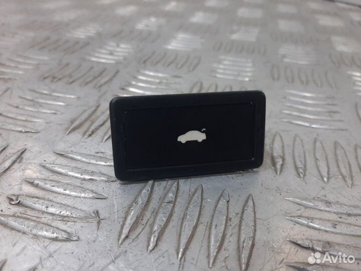 Кнопка открывания багажника Audi Q5 8R CDN 2011