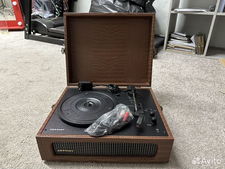 Crosley Voyager CR8017A