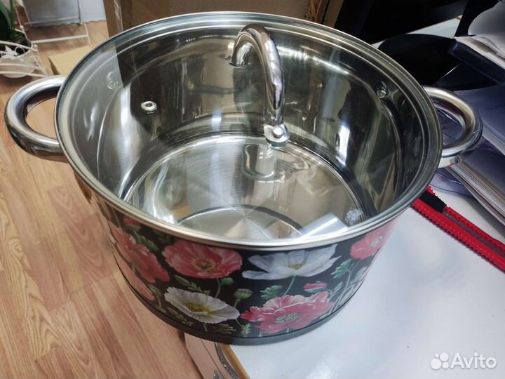 Кастрюля эмалированная новая