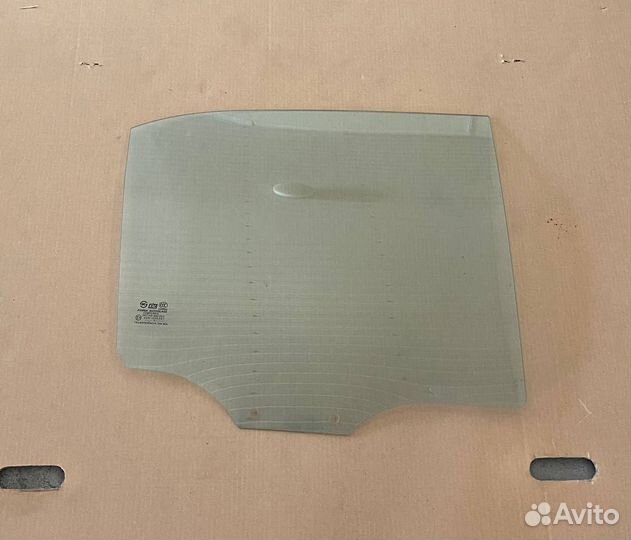 Стекло задней правой двери на Hyundai Accent