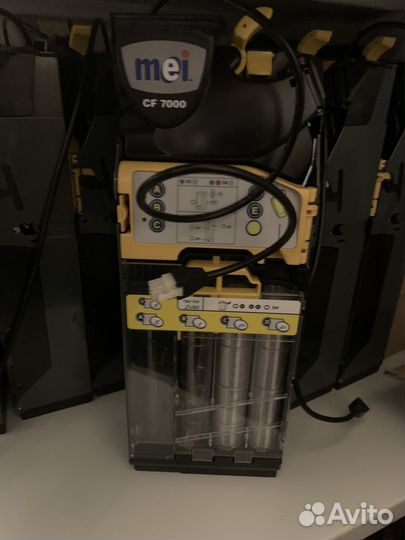 Монетоприемник Mei 7400