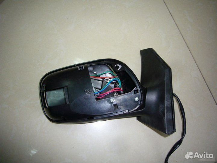 Зеркало правое Toyota Avensis 2003-2006