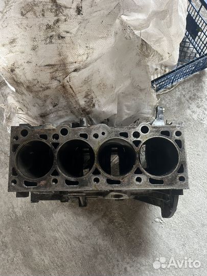 Блок,коленвал,поршни