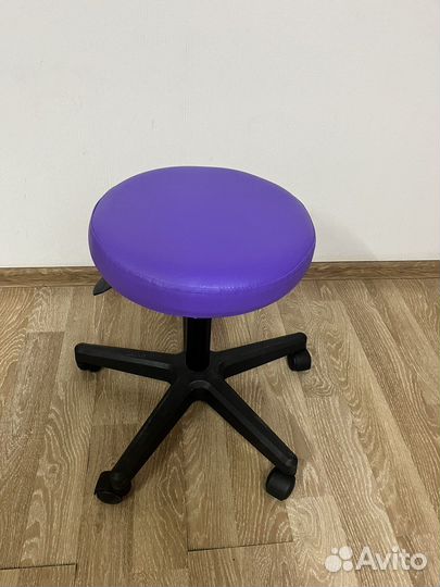 Стул мастера педикюра без спинки