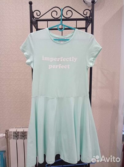 Блузки школьные, платье, футболки новые