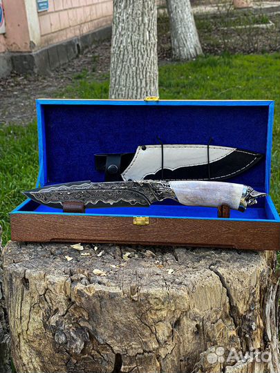 Нож из дамасской стали