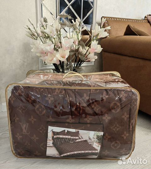 Комплект постельного белья с одеялом и подушками