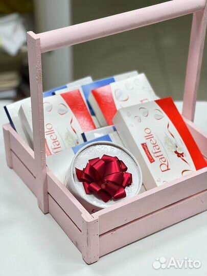 Подарочные боксы со сладостями