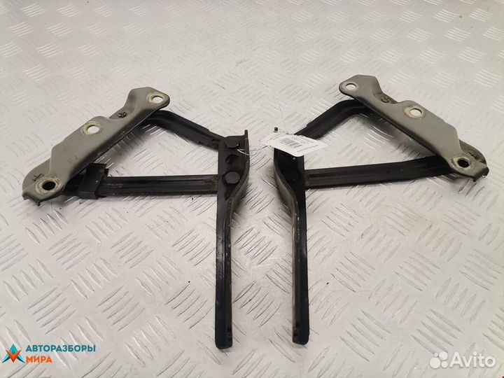 Петля капота Saab 9-5 2-й рест. 2006 4852877