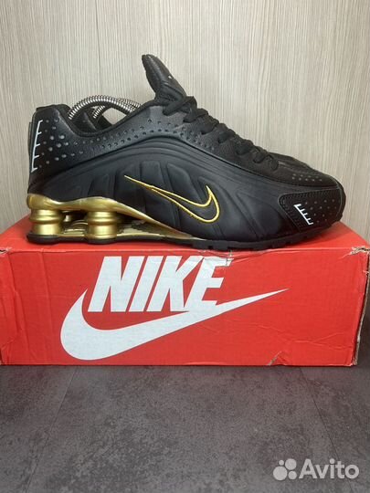 Кроссовки nike shox r4 black golden 42