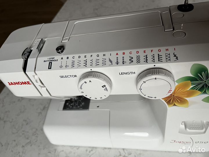 Швейная машина Janome Japan 959