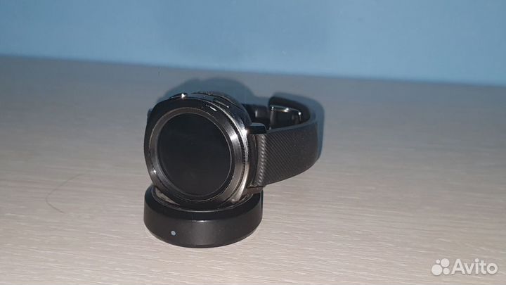 Умные часы Samsung gear sport