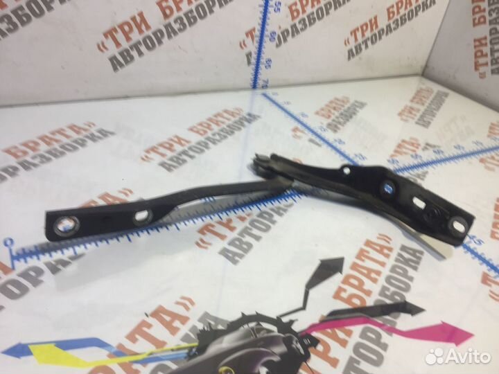 Пежо 307 Петля капота Лев