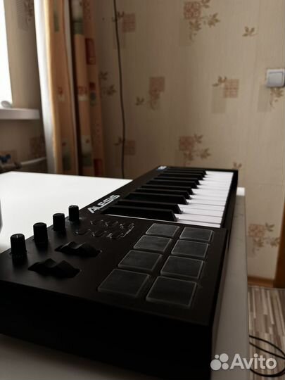 Alesis V25