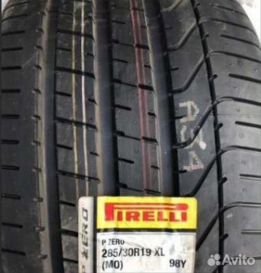 Pirelli P Zero 255/35 R19 и 285/30 R19 98Y