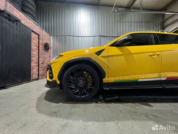 Кованые диски на Lamborghini Urus В Наличии R22