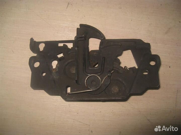 Замок капота Ford Focus 3 (CB8) 2013