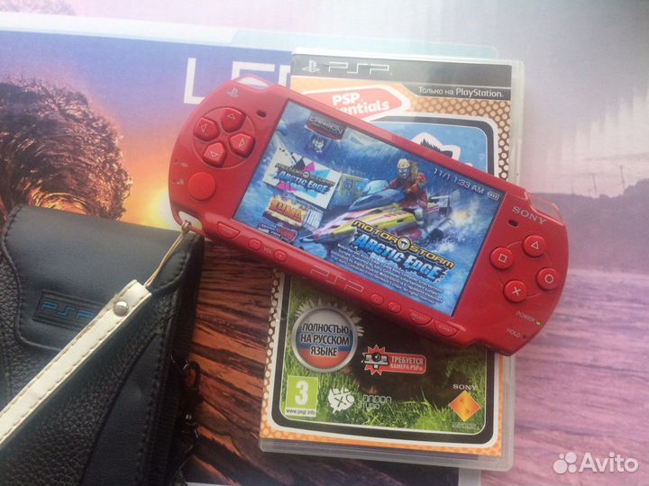 PSP редкая красная с камерой 32 гб игр