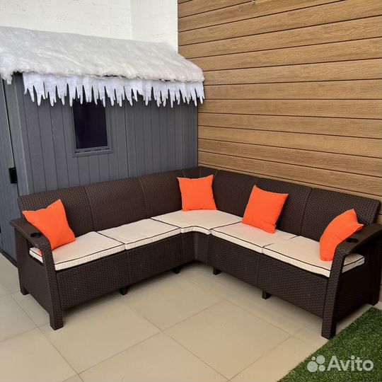 Большой угловой диван уличный под ротанг