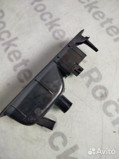 Кнопка стеклоподъемника задняя правая Renault