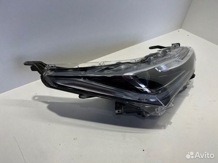 Фара LED передняя правая Toyota Corolla E180