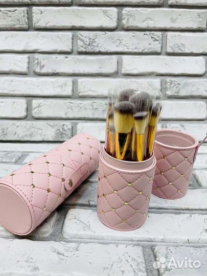 Кисти для макияжа в футляре