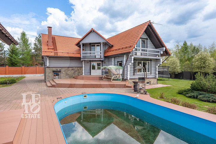 Дом 294,9 м² на участке 28,3 сот.