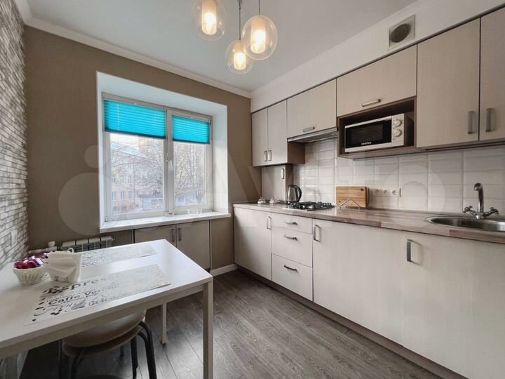 2-к. квартира, 50 м², 2/3 эт.