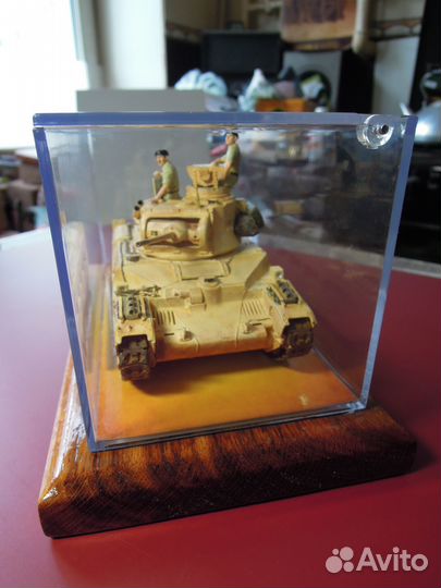 Прозрачный купол с основанием для моделей