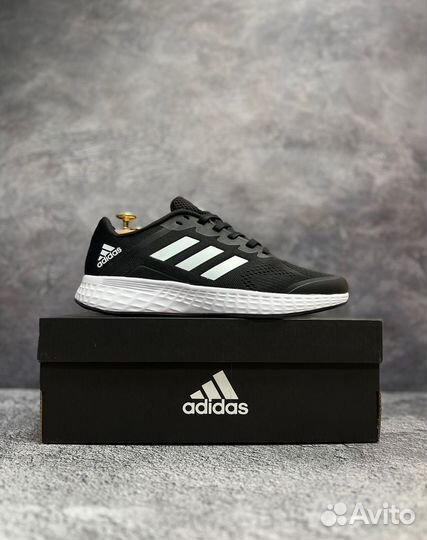 Кроссовки adidas