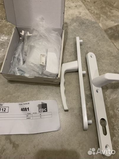 Пластиковая дверь новая